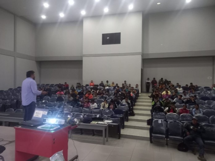 APIA y SENASAG capacitan a productores de bananas y piña del Trópico de Cochabamba en el uso responsable de Plaguicidas y Equipo de Protección Personal (EPP)
